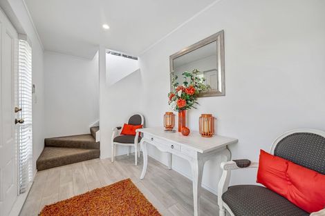 Photo of property in 2 Harbour Lights Close, West Harbour, Auckland, 0618