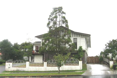 Photo of property in 126 Chelsea View Drive, Chatswood, Auckland, 0626