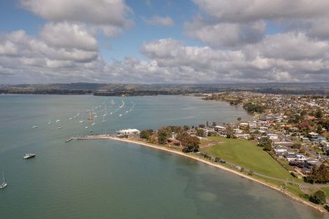 Photo of property in 21 Omokoroa Road, Omokoroa, 3114