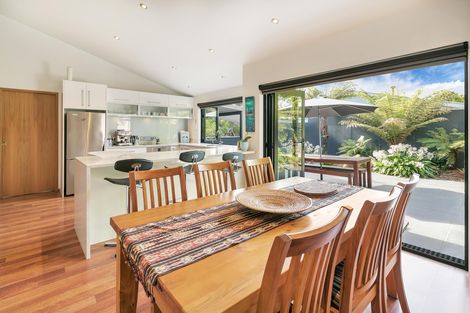 Photo of property in 367 Triangle Road, Henderson, Auckland, 0610