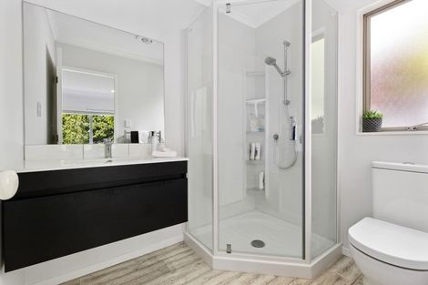 Photo of property in 1 Landvale Court, Browns Bay, Auckland, 0630