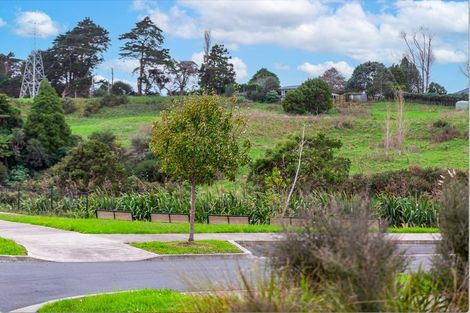 Photo of property in 4 Tuputupu Drive, Kumeu, 0810