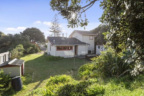 Photo of property in 82 Marine Parade, Otaki Beach, Otaki, 5512