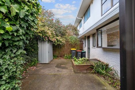 Photo of property in 2 Ringwood Place, Avonhead, Christchurch, 8042