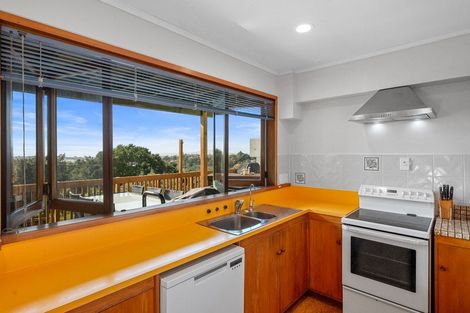 Photo of property in 315 Glenfield Road, Glenfield, Auckland, 0629