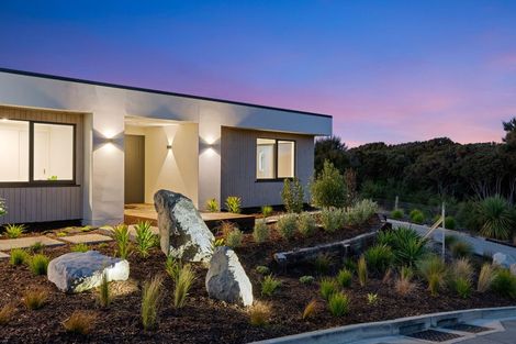 Photo of property in 42 Anderson Park Drive, Waikanae, 5036