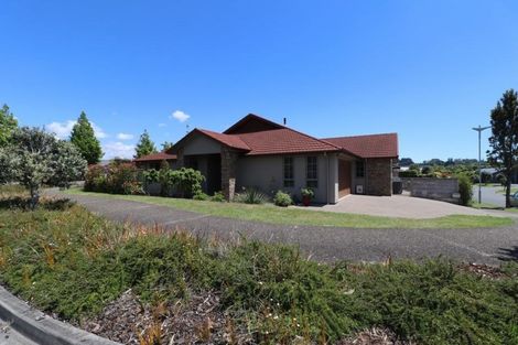 Photo of property in 1 Tarn Close, Pyes Pa, Tauranga, 3112