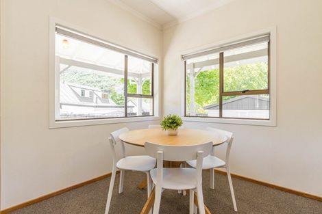 Photo of property in 22 Devon Street, Arrowtown, 9302