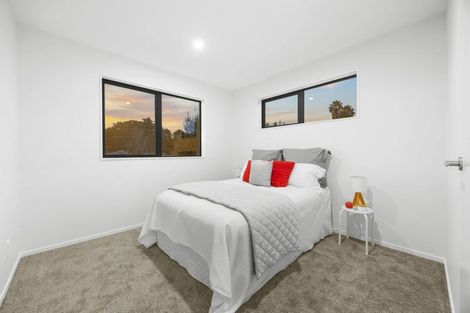 Photo of property in 1b Mamuku Drive, Massey, Auckland, 0614