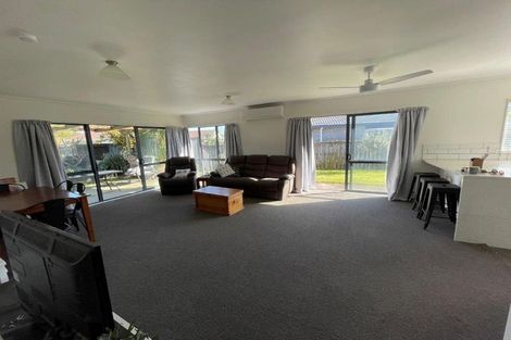 Photo of property in 2b Blake Boulevard, Papamoa Beach, Papamoa, 3118