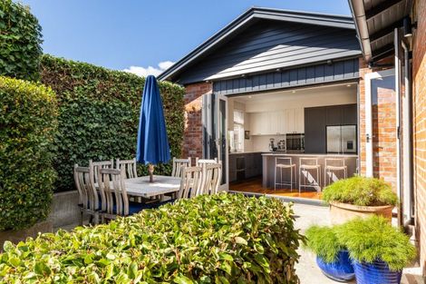 Photo of property in 2 Greenwood Road, Havelock North, 4130