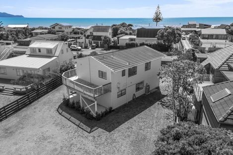 Photo of property in 116 Field Way, Waikanae Beach, Waikanae, 5036