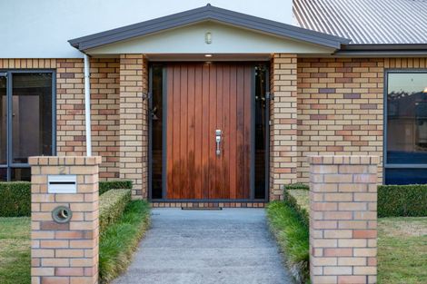 Photo of property in 2 Cranmer Close, Rototuna North, Hamilton, 3210