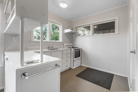 Photo of property in 10 Viking Avenue, Hillsborough, Auckland, 1042