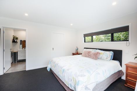 Photo of property in 24b Roberts Line, Kelvin Grove, Palmerston North, 4414