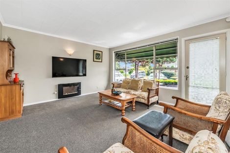 Photo of property in 2/242 Lake Terrace Road, Shirley, Christchurch, 8061