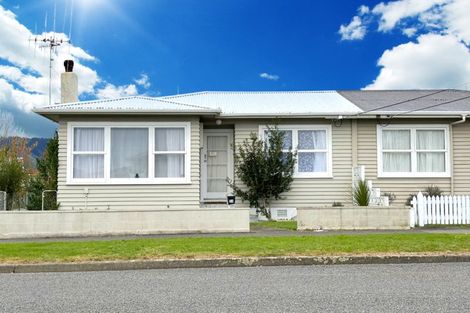 Photo of property in 34 Queenwood Road, Levin, 5510