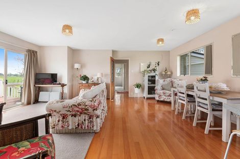 Photo of property in 37 Te Pua School Road, Helensville, 0875
