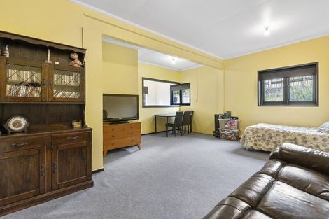Photo of property in 10 Hillside Crescent, Westown, New Plymouth, 4310