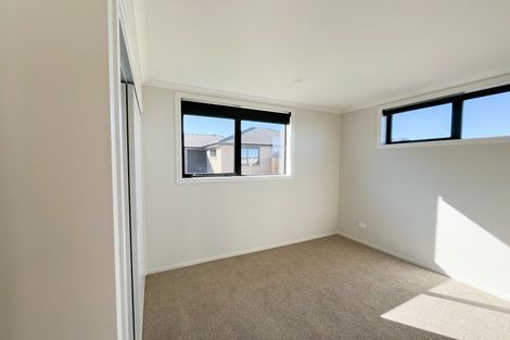 Photo of property in 18 Waruhia Crescent, Rototuna North, 3210