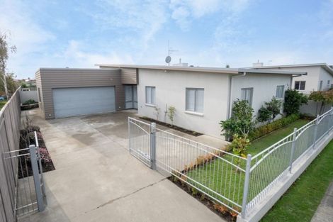 Photo of property in 21 Rosalie Terrace, Kelvin Grove, Palmerston North, 4414