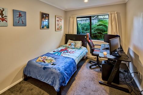 Photo of property in 1a Peel Place, Wainuiomata, Lower Hutt, 5014