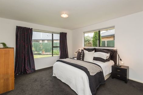 Photo of property in 18 Innisfree Place, Northwood, Christchurch, 8051