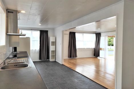 Photo of property in 19 Swallow Drive, Manurewa, Auckland, 2102