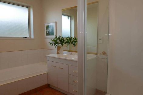 Photo of property in 10 Ashmore Lane, Strowan, Christchurch, 8052