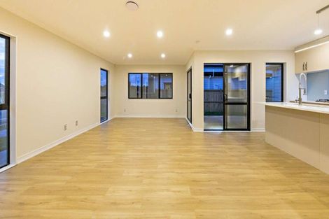 Photo of property in 49 Sapwood Crescent, Takanini, 2110