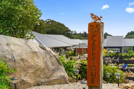 Photo of property in 25 Capstone Place, Te Kamo, 0185