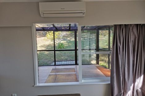 Photo of property in 2/5 Keldale Place, Forrest Hill, Auckland, 0620