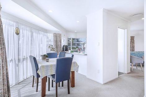 Photo of property in 2 Sunset Close, Western Heights, Hamilton, 3200