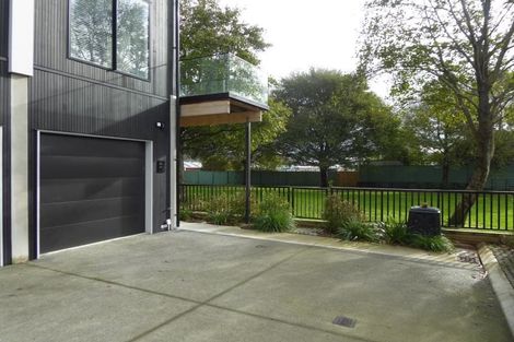 Photo of property in 4f Regent Street, Newtown, Wellington, 6021