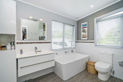 Photo of property in 27 Dunlop Drive, Pauanui, Hikuai, 3579