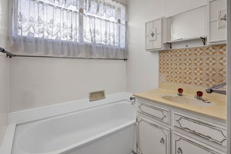 Photo of property in 82 Grey Street, Waitara, 4320