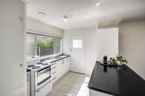 Photo of property in 2/166 Gloucester Street, Taradale, Napier, 4112