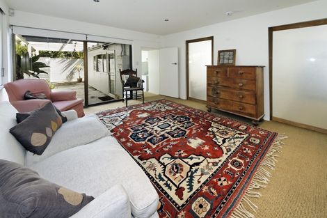 Photo of property in 113 Marine Parade North, Piha, 0772