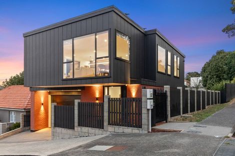 Photo of property in 32 Seacliffe Road, Hillsborough, Auckland, 1042