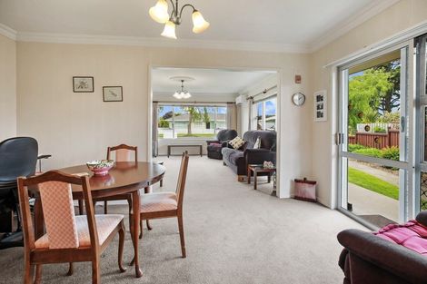Photo of property in 14 Hilton Road, St Andrews, Hamilton, 3200