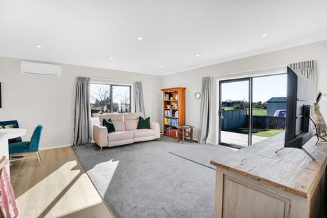 Photo of property in 7 Manatu Lane, Inglewood, 4330