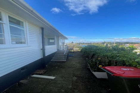 Photo of property in 77 Mould Street, Waitara, 4320