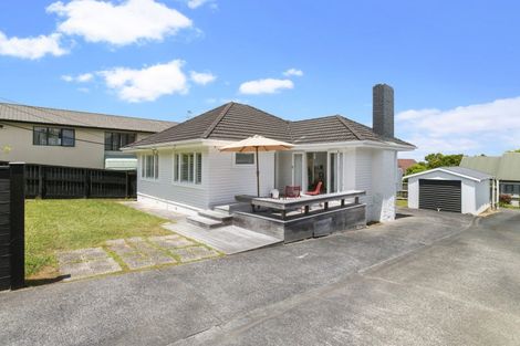 Photo of property in 1/232 East Coast Road, Forrest Hill, Auckland, 0620
