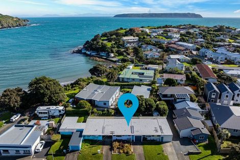 Photo of property in 1b Richard Street, Titahi Bay, Porirua, 5022