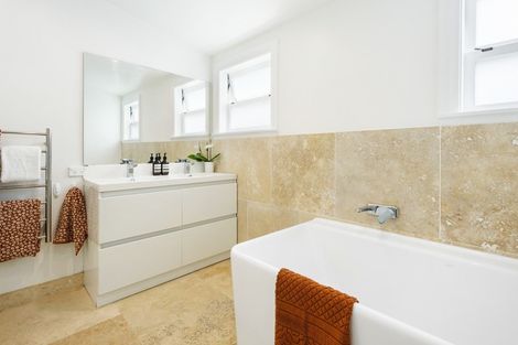 Photo of property in 226 Upper Harbour Drive, Greenhithe, Auckland, 0632