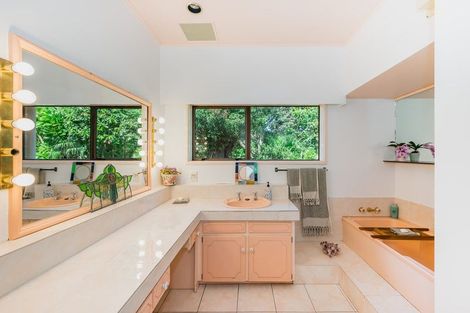 Photo of property in 73 Nimmo Avenue East, Waikanae, 5036