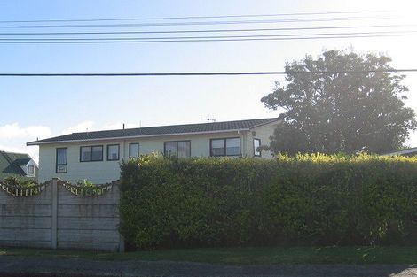 Photo of property in 37 Francis Road, Paraparaumu Beach, Paraparaumu, 5032