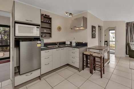 Photo of property in 3 Bermuda Place, One Tree Point, 0118