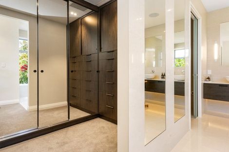 Photo of property in 8 Avery Place, Redcliffs, Christchurch, 8081