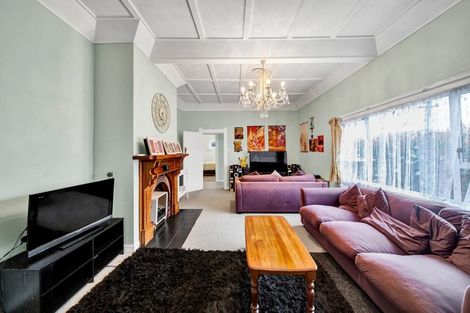 Photo of property in 53 Disraeli Street, Hawera, 4610